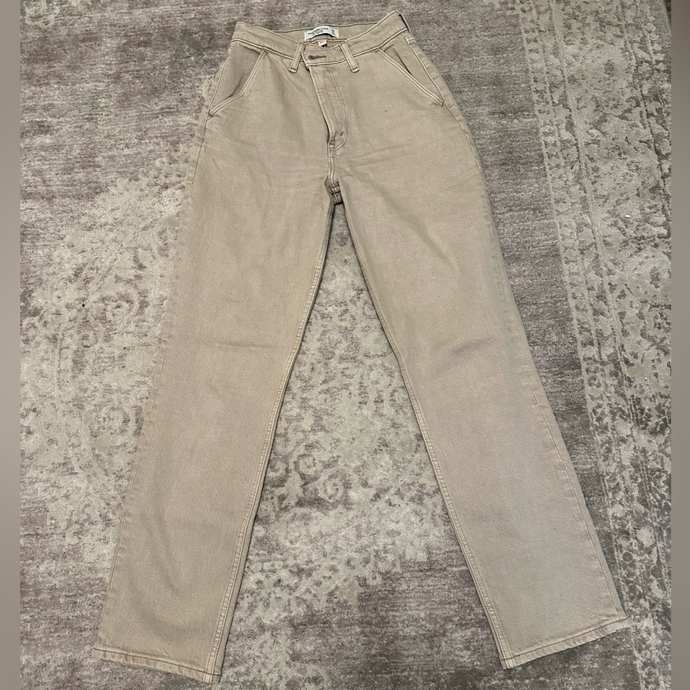 Abercrombie & Fitch ultra high rise 90s straight jean. Curve love